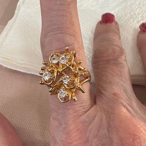 Elegant Gold Tone and Crystal Women's Ring